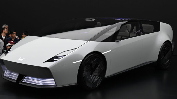 Prototyp des Honda 0 Saloon