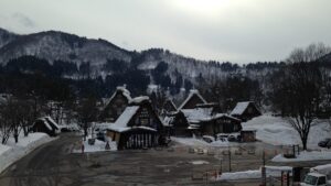 Gasshō-Häuser im Dorf Ogimachi in Shirakawa-gō