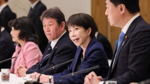 Japans Premierministerin Sanae Takaichi bei einer Sitzung der Regierung