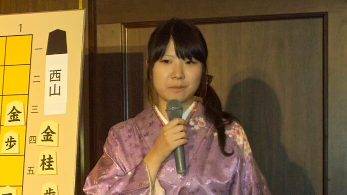 Shōgi-Spielerin Tomoka Nishiyama
